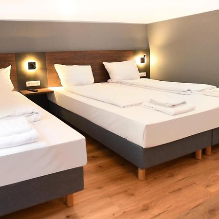 Hotel Apadana Frankfurt Франкфурт на Майн Екстериор снимка