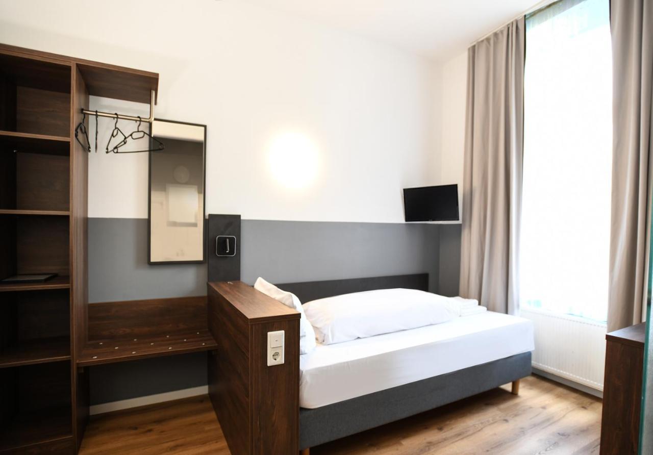 Hotel Apadana Frankfurt Франкфурт на Майн Екстериор снимка