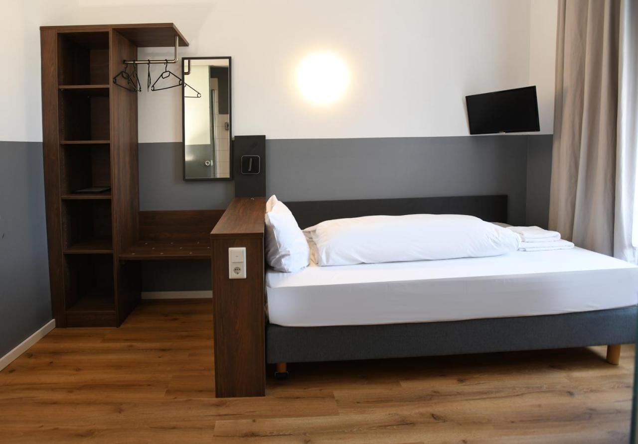 Hotel Apadana Frankfurt Франкфурт на Майн Екстериор снимка