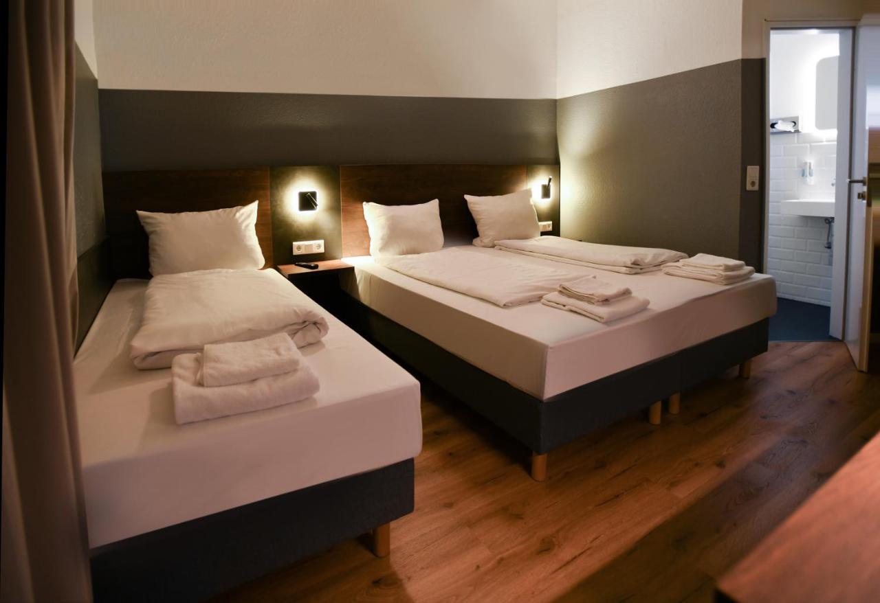 Hotel Apadana Frankfurt Франкфурт на Майн Екстериор снимка
