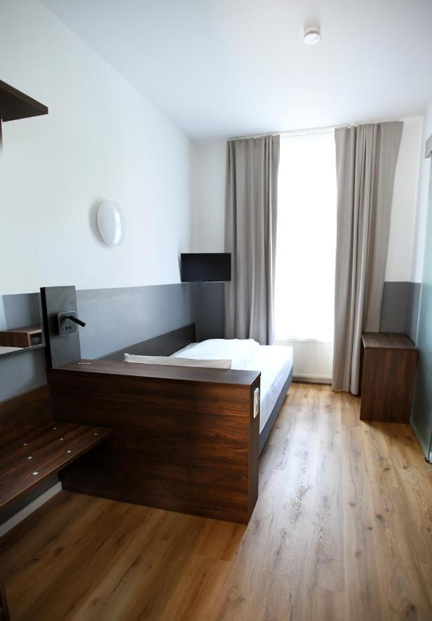 Hotel Apadana Frankfurt Франкфурт на Майн Екстериор снимка