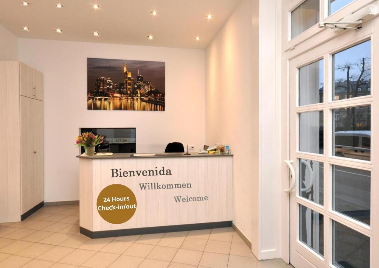 Hotel Apadana Frankfurt Франкфурт на Майн Екстериор снимка
